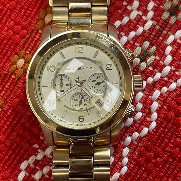 Michael Kors MK 8077 Gold Tone Watch Unisex - Picture 4 of 15